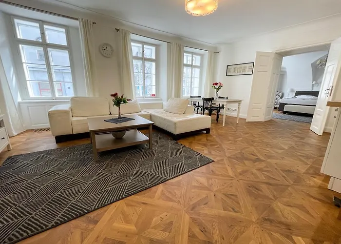 U Obecniho Dvora - Old Town Apartment